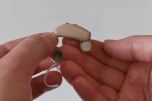 Hearing aid out of power? 2 emergency tricks